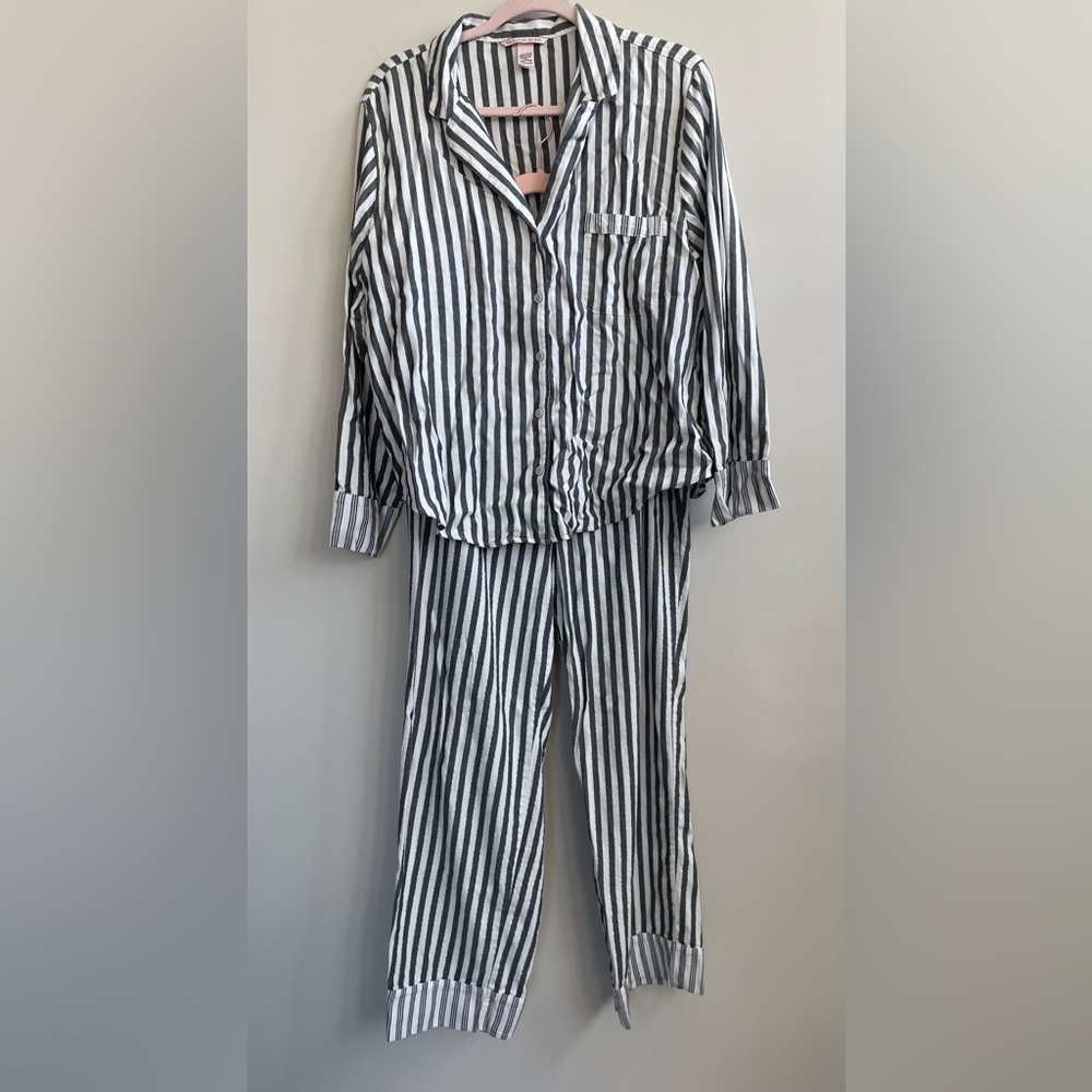 Victoria's Secret Gray White Silver Metallic Striped Pajama Set - Picture 12 of 16